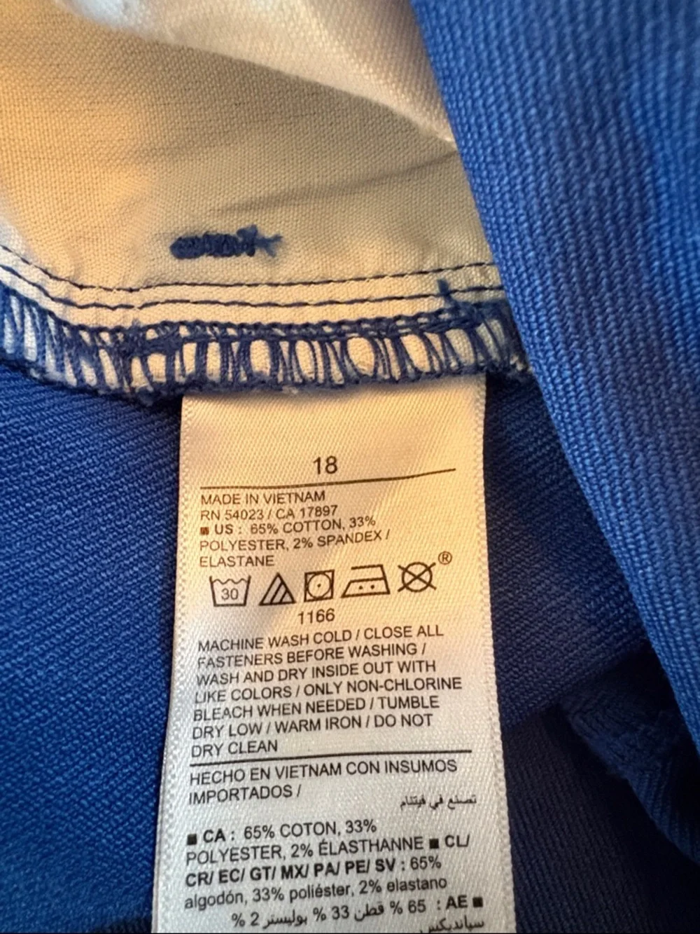 Old Navy Bright Blue Women’s Shorts - Picture 7 of 7